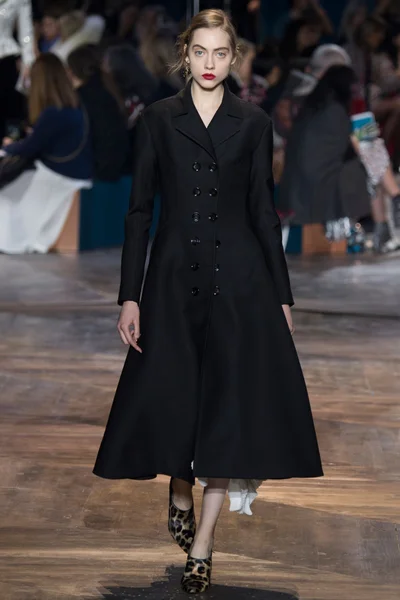Look 50